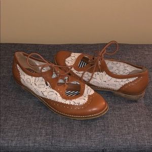 Gianni Bini lace dress shoes